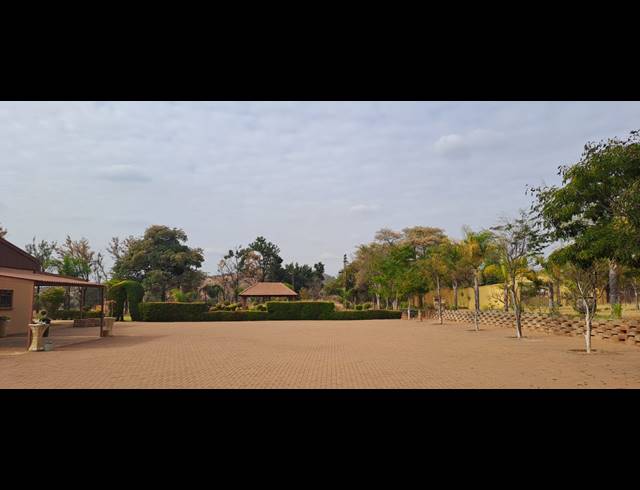 4HA SMALLHOLDING FOR SALE IN MODDERFONTEIN AH